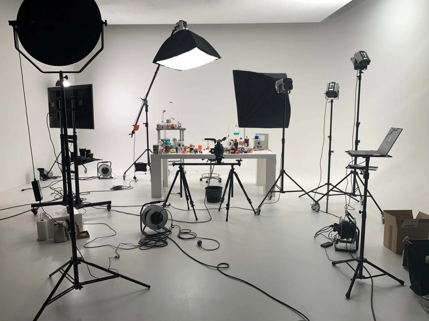 Photo & Film Studio · 18